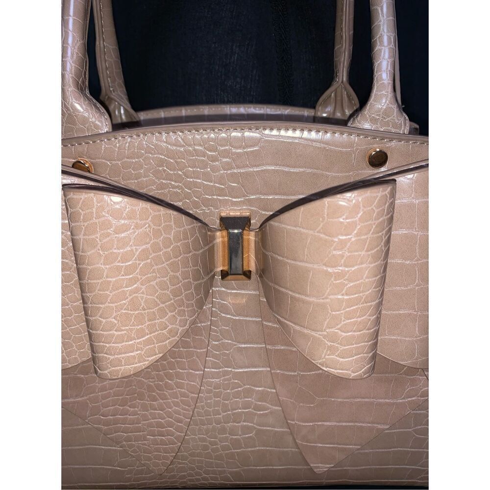 Like Dreams Handbag - Picture 4 of 7